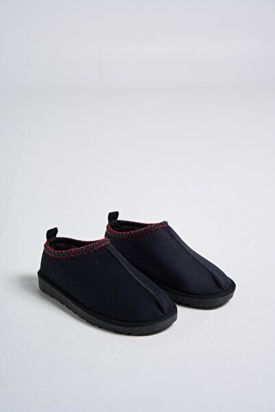 Bestyle Γυναικείες παντόφλες Stella με μαύρες σουέτ ραφές με λεπτομέρειες