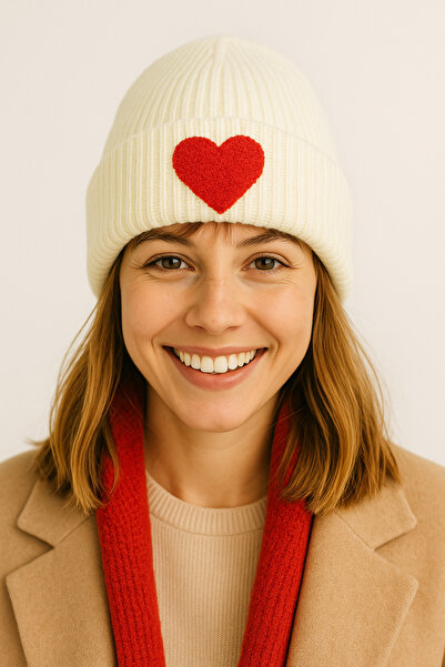 byebruketenci Κόκκινο Ασημί Κρεμ Μπερέ Δώρο με Καρδιά