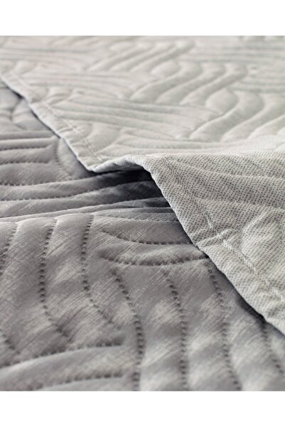 Madame Coco Bedruckte Tagesdecke Darcia für Doppelbetten, Grau