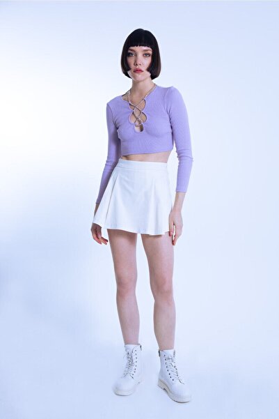 BERFUĞ KIRAN Beyaz Önü Pileli Düşük Bel Arkası Şort Etek