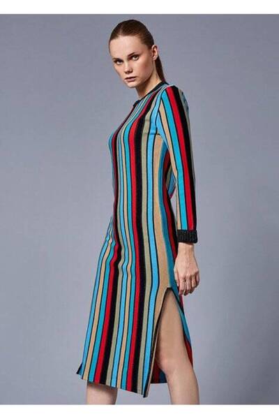 Knitss Πλεκτό φόρεμα με λεπτομέρειες από λούρεξ και πολύχρωμες ρίγες