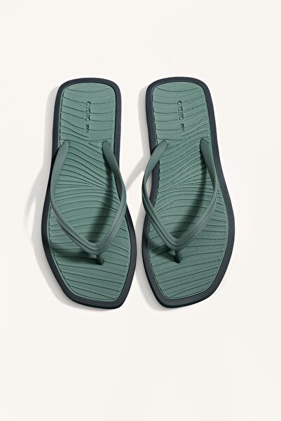 Oysho Textured beach sandals