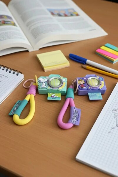 Miniso Snoopy Lisanslı Vintage Serisi Kamera Figürlü Işıklı Anahtarlık