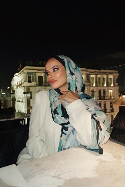 Shawl Passion شال قطني بنمط زهرة باللون الأخضر