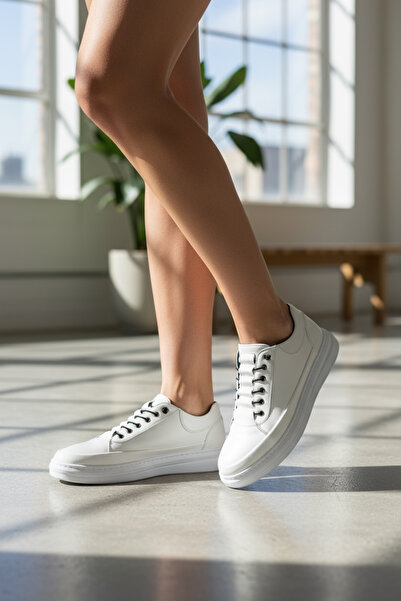 VELORA PARİS حذاء كاجوال أبيض مريح ذو نعل مسطح أنيق للاستخدام اليومي
