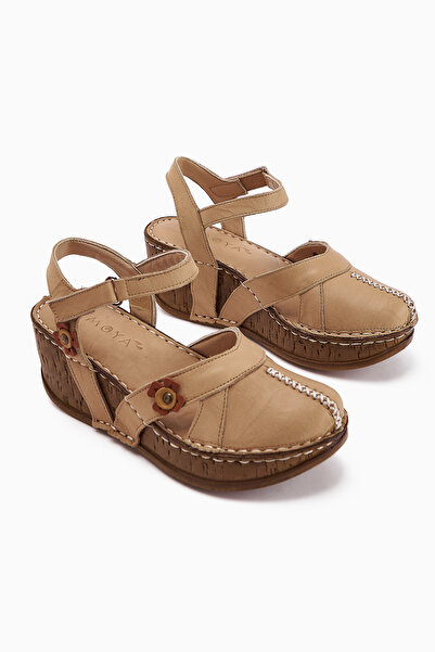 Limoya Genuine Leather Katlyn Beige Floral Detailed Closed Toe Wedge Heeled Women's Sandals