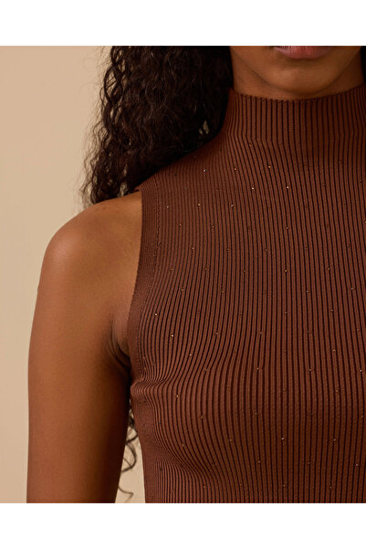 SEÇİL Πλεκτό αμάνικο μπλουζάκι με πέτρινη λεπτομέρεια