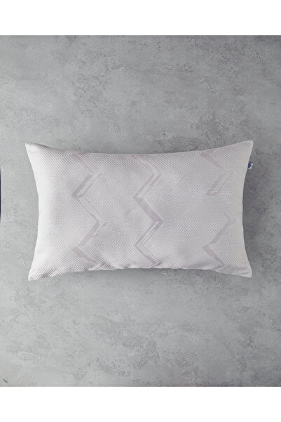 English Home وسادة رمي مزخرفة من قماش الجاكار من جينا