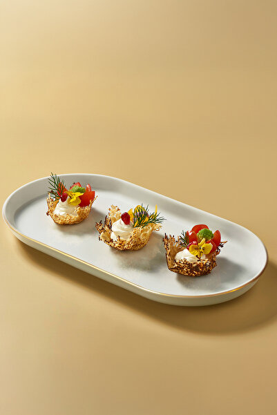 Güral Porselen GÜRAL PORSELEN Bilbao 33x21 Cm Kayık Tabak Mat Altın File