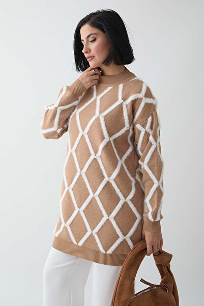 InStyle Смугастий светр з перловими деталями, камел