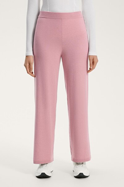 Oysho بنطلون محبوك ذو ساق مستقيمة