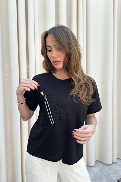 Qaju Μαύρο γυναικείο μπλουζάκι με λεπτομέρεια από δαντέλα και φερμουάρ