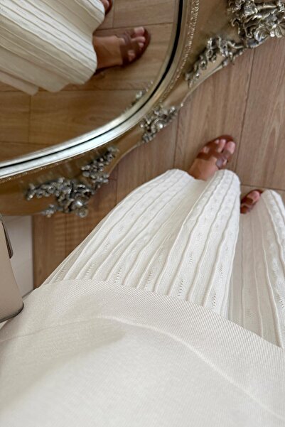 Ka Hijab Costum Mercerizat cu Fusta Wave - Bej