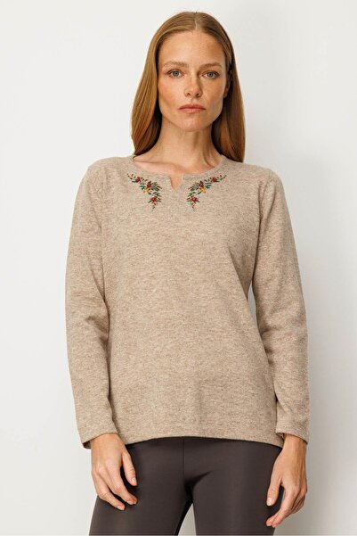Desen Triko Women's Crew Neck Embroidered Edge Wool Blouse K.Beige