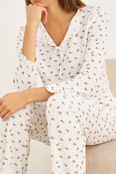 Siyah İnci Ecru Floral Patterned Waffle Fabric Knitted Pajama Set 7944