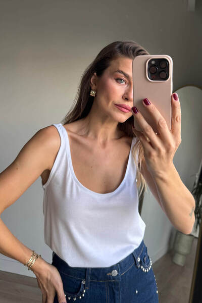 Sue Store Λευκή φαρδιά μπλούζα με χοντρό λουράκι