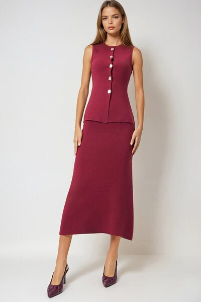 VAGGON Women's Burgundy Accessory Buttoned Vest and Maxi Skirt Knitwear Set Vs01003