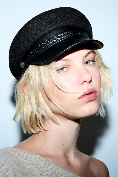 Bershka Felt texture cap