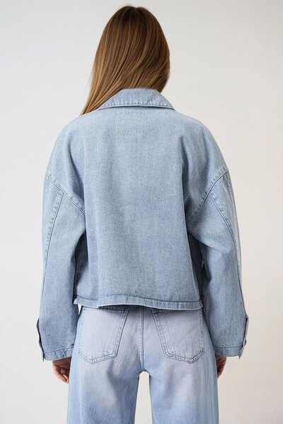 VAGGON Women's Light Blue Double Pocket Button Closure Denim Jacket Vs01022