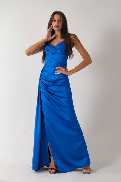 Feminist Gümüş Askı Detaylı Yırtmaçlı Straplez Abiye Saks 0801023