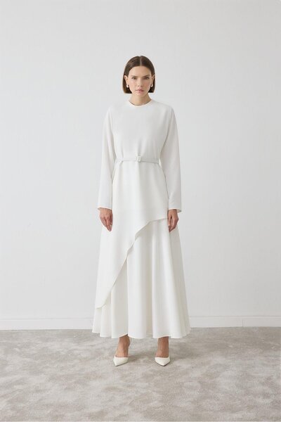 TERZİ DÜKKANI طقم تنورة ميلين بقصة غير متماثلة باللون الأبيض