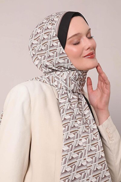 Levidor Black-Beige Zigzag Pattern Club Shawl
