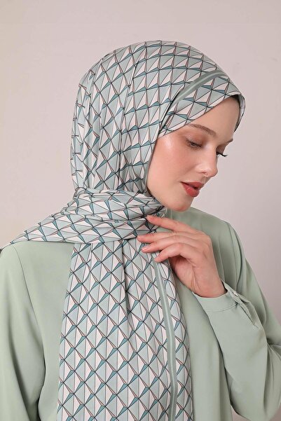 Levidor Water Green Triangle Pattern Club Shawl
