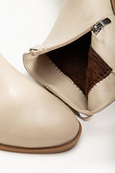 MARSEDO Kadın Altın Toka Detaylı Fermuarlı Günlük Bot Aria Bej Cilt