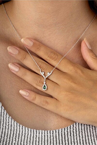 Gümüş Pazarım Beyaz Altın Kaplama Zümrüt Damla Taşlı Su Yolu Kadın Gümüş Kolye