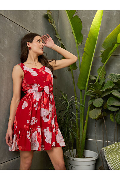 Sassafras By Styli Red Sweetheart Neck Mini Dress