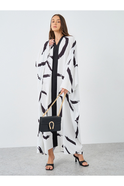 Styli Batwing Sleeve Printed Jalabiya