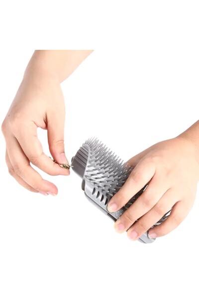 Aptel Cat toy for scratching and combing, for the corner of furniture, silicone, 15x8x5 cm
