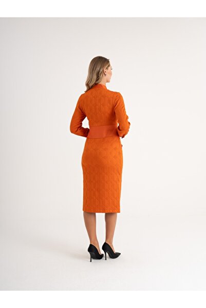 SERPİL Yırtmaçlı Kadın Elbise - Taş Düğmeli - Modern ve Şık - Ofis ve Davet Şıklığı için Elbise