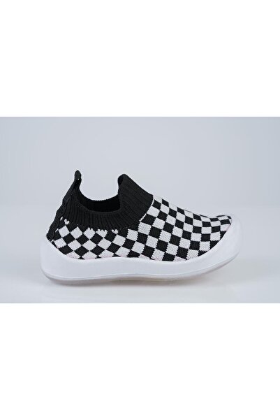 Walkids Checkerboard Patterned Children's First Step Shoes