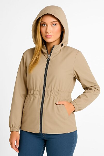 enmodaiçgiyim Bej Su Geçirmez Kadın Trençkot | Astarlı Kapüşonlu Büzgü Detaylı Yağmurluk Ceket–İki Cepli Şıklık
