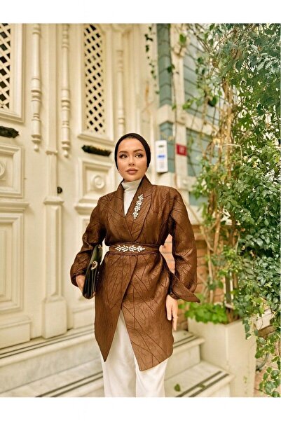 comstar Γυναικείο παλτό σε καφέ τόνο με κομψή ζώνη από πέτρα ζακάρ