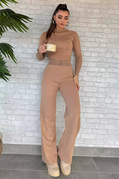 julude Biscuit Ribbed Crop Knitwear Blouse Pants Two-Piece Set (Fits Size S-M)