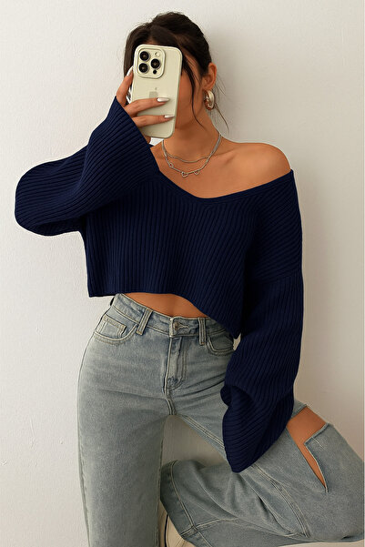 Samin KADIN OVERSİZE V YAKA TRİKO CROP KAZAK