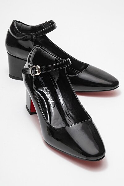 CCWAY AYAKKABI حذاء نسائي بكعب عالٍ من الجلد الأسود اللامع