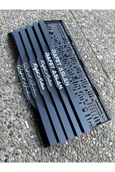 3dpleksiworld İsme Özel Siyah Kabartmalı Lüks Pleksi Plakalık