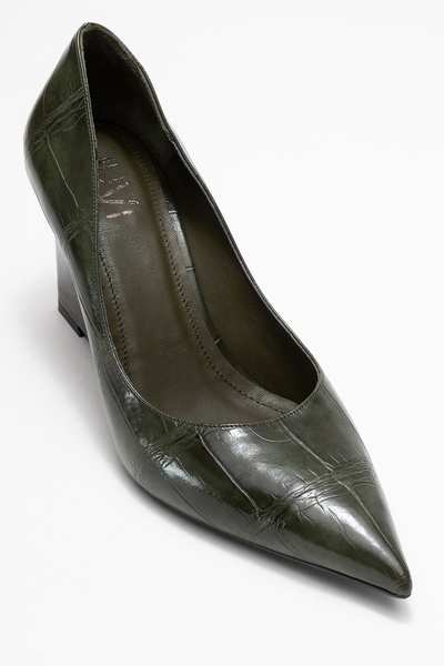 LuviShoes Γυναικεία παπούτσια με τακούνι με σφήνα σόλα με μυτερή μύτη PUERA Green Print