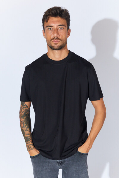 Manche Logo με τύπωμα Basic T-Shirt με λαιμόκοψη - Μαύρο |   MSES215722-1