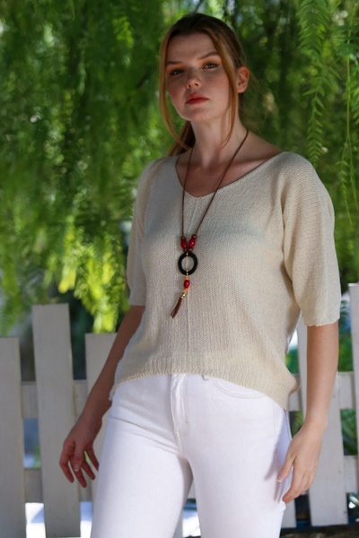 Chiccy Κρεμ μπλούζα με λαιμόκοψη σε σχήμα V, μανίκια 3/4, λεπτή, μακριά στο πίσω μέρος, πλεκτή μπλούζα 50 60