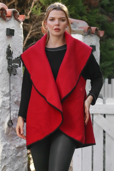 Chiccy Italian Red Shawl Collar Sleeveless No Closure No Pockets Shepherd Stitching Cashmere Oversized Woven Vest 70 70
