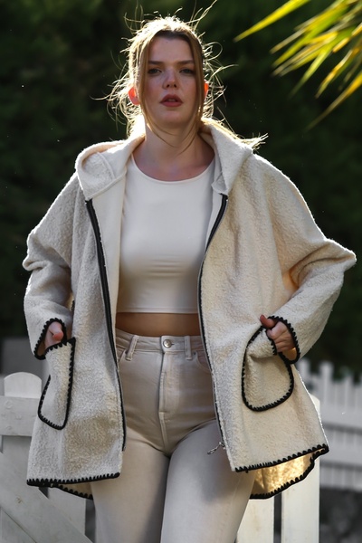 Chiccy Italian Cream Hooded Long Sleeve Zippered Pocket Shepherd Stitch Oversized Woven Jacket 78 75
