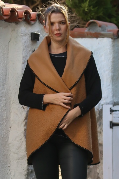 Chiccy Ιταλικό γιλέκο με καστανό χρώμα, αμάνικο, χωρίς τσέπες, ραμμένο με καστανό χρώμα, υπερμεγέθη υφαντό γιλέκο 70 70