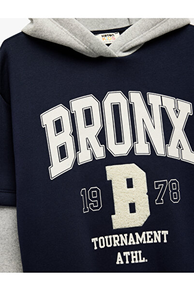 Koton Kapşonlu Uzun Çıkma Kollu Şardonlu Oversize Kolej Baskılı Sweatshirt