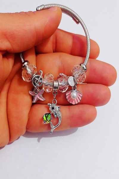 Satış Diyarı Steel Charm Bracelet with Starfish Dolphin Pearl Oyster Design Adds Value to Your Style