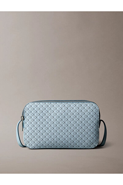 Calvin Klein Kadın Monogram Logolu Ayarlanabilir Sabit Omuz Askılı Mavi Omuz ...