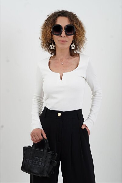 Zelish My Sister Bluză ecru cu mâneci lungi și decolteu în formă de picătură